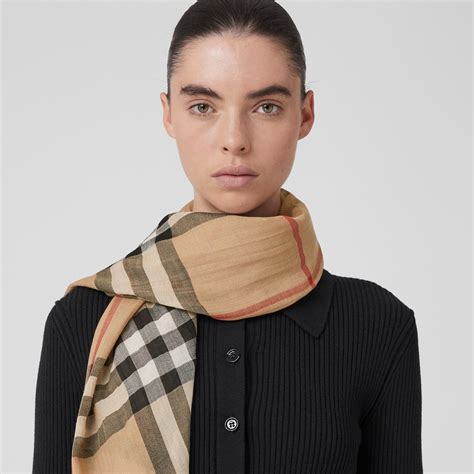 burberry wool scarf